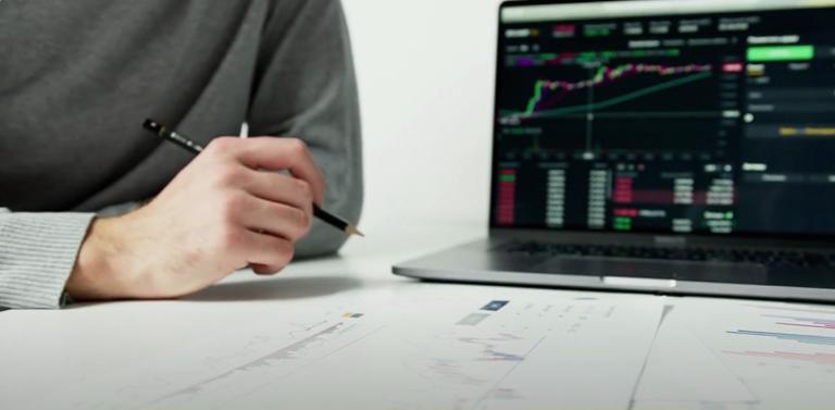 Forex CFD Trading hoạt động dựa trên sự chênh lệch giá của tài sản để kiếm lời